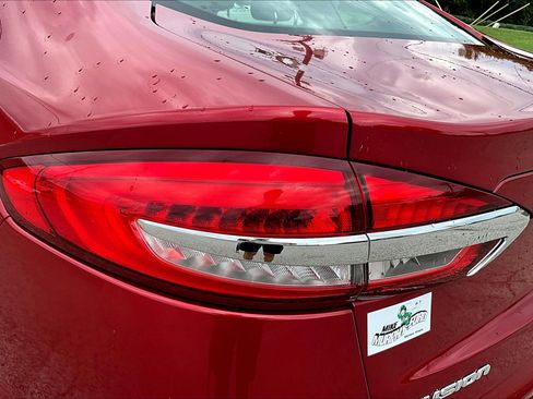 Used 2020 Ford Fusion SE image 28