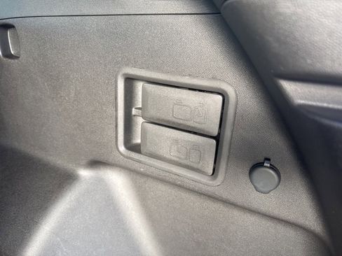 Used 2021 Chevrolet Equinox Premier image 29