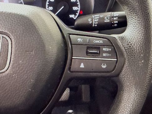 Used 2023 Honda HR-V LX image 15