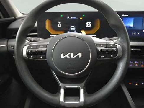 Used 2025 Kia K5 LXS FWD image 18