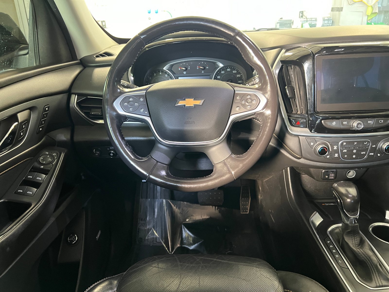 Used 2021 Chevrolet Traverse Premier w/ Redline Edition FWD image 9
