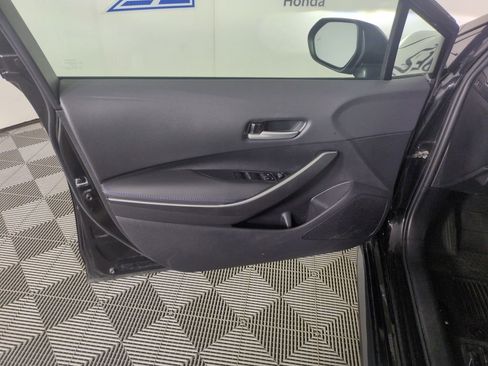 Used 2022 Toyota Corolla SE w/ SE Premium Package FWD image 13