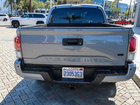 Used 2021 Toyota Tacoma TRD Off-Road w/ TRD Premium Off Road Package AWD/4WD image 8