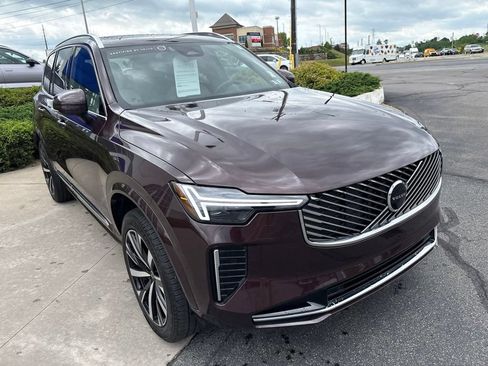Certified 2025 Volvo XC90 B5 Core w/ Climate Package AWD/4WD image 4