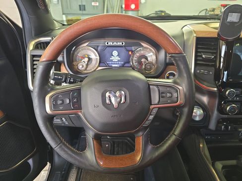 Used 2019 RAM 1500 Limited w/ Body Color Bumper Group image 18