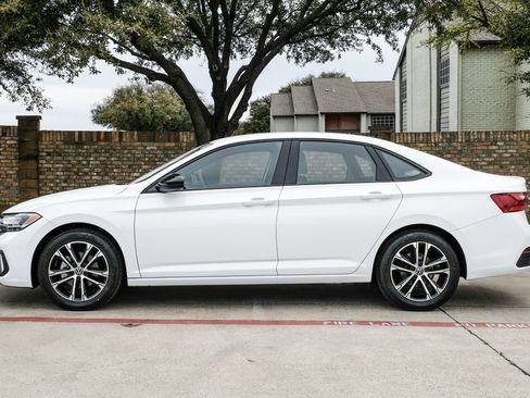 Used 2022 Volkswagen Jetta Sport image 20