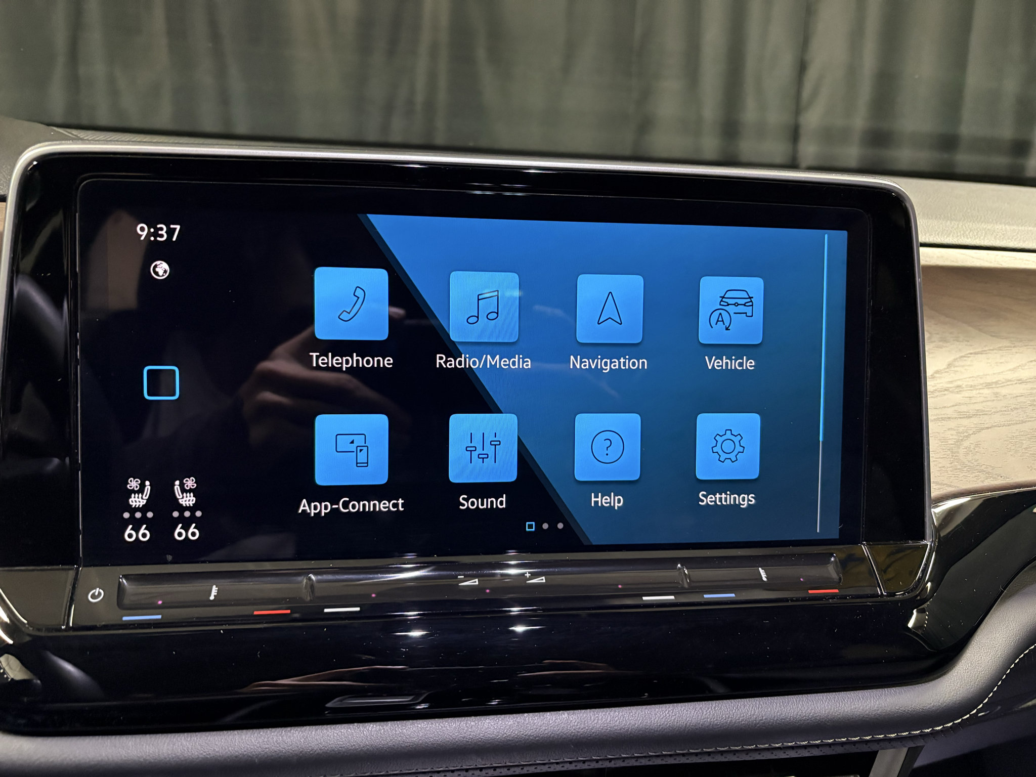 Used 2024 Volkswagen Atlas SE FWD image 10