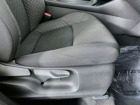 Used 2021 Toyota C-HR LE FWD image 31