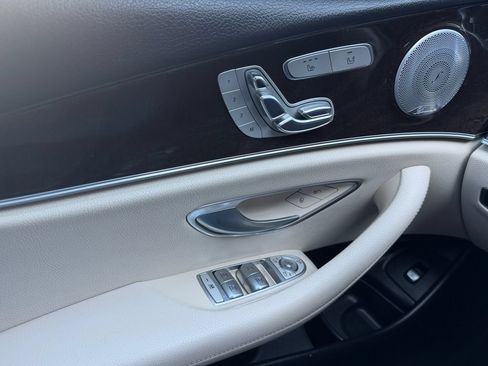 Used 2018 Mercedes-Benz E 300 image 11