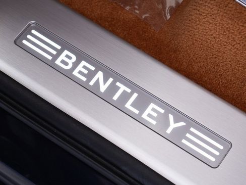 Certified 2021 Bentley Bentayga image 13
