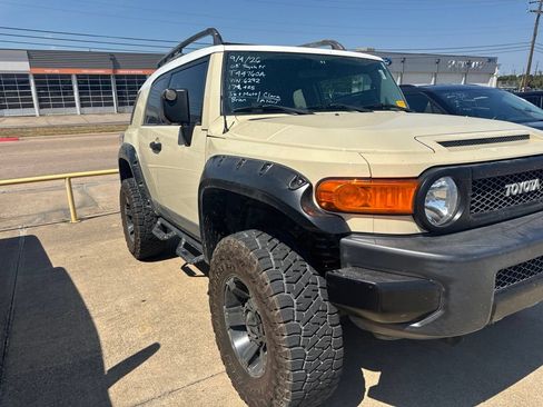 Used 2008 Toyota FJ Cruiser 4WD image 3