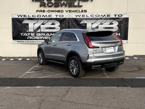 Used 2024 Cadillac XT4 Premium Luxury image 8