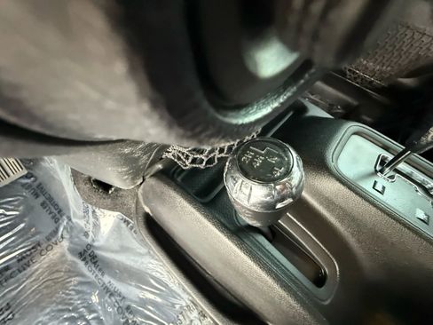 Used 2015 Jeep Wrangler Unlimited Rubicon w/ Connectivity Group image 41