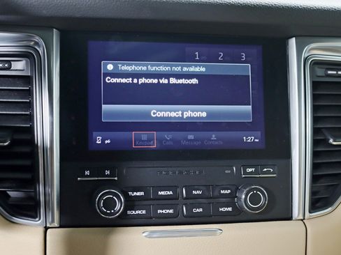 Used 2017 Porsche Macan image 19