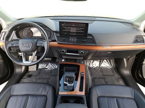 Used 2023 Audi Q5 2.0T Premium w/ Convenience Package image 9