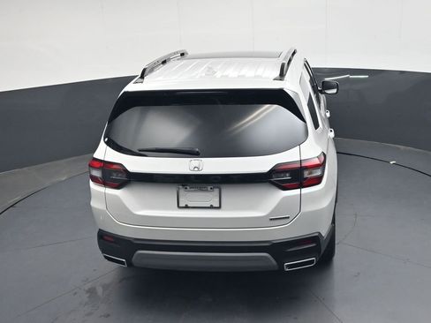 Certified 2025 Honda Pilot Touring image 29