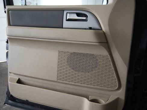 Used 2014 Ford Expedition EL XLT w/ Equipment Group 202A AWD/4WD image 23