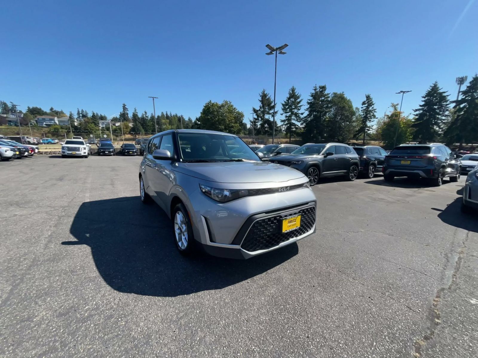 Used 2025 Kia Soul LX w/ LX Technology Package FWD image 3
