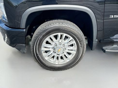 Used 2022 Chevrolet Silverado 3500 High Country AWD/4WD image 31