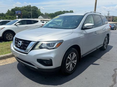 Used 2017 Nissan Pathfinder S FWD image 3