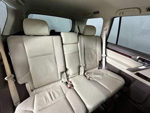 Used 2017 Lexus GX 460 Premium w/ Premium Package image 22