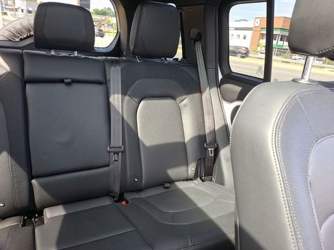 Used 2024 Land Rover Defender 110 X-Dynamic SE image 14