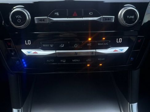 Used 2021 Ford Explorer Platinum w/ Equipment Group 601A AWD/4WD image 33