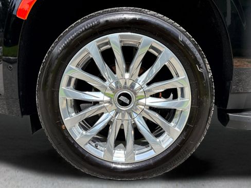 Used 2023 Cadillac Escalade ESV Premium Luxury AWD/4WD image 31