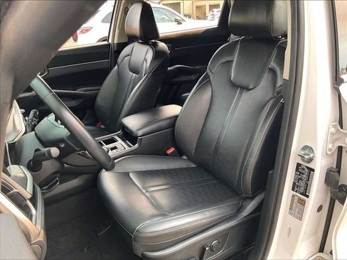 Used 2024 Kia Sorento S FWD image 26