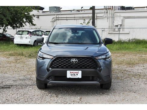 Used 2022 Toyota Corolla Cross L FWD image 8