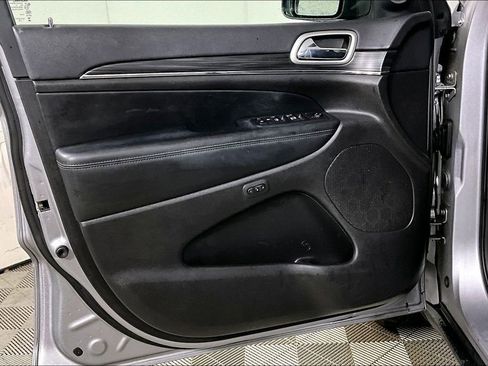 Used 2019 Jeep Grand Cherokee Limited w/ Luxury Group II image 22