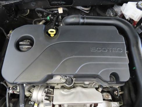 Used 2023 Chevrolet Malibu LT FWD image 34