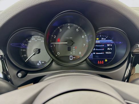 New 2026 Porsche Macan image 17