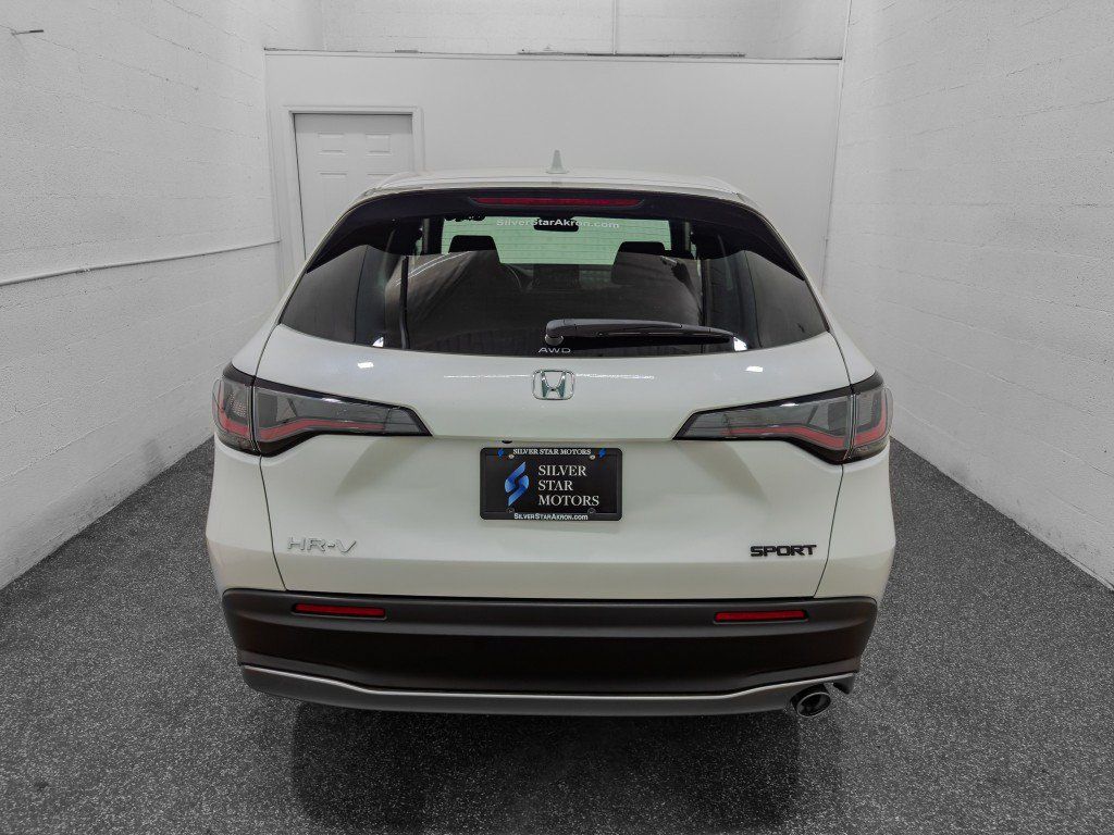 Used 2025 Honda HR-V Sport image 7