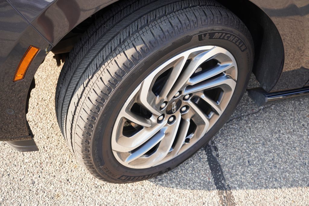 Used 2025 Lincoln Navigator Reserve AWD/4WD image 13
