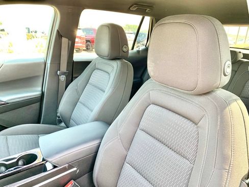 Used 2025 Chevrolet Equinox LT FWD image 12
