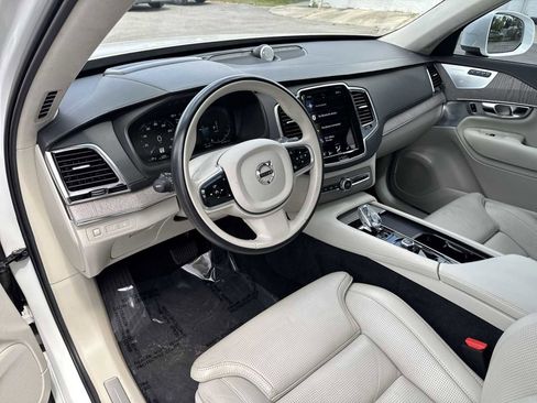 Used 2022 Volvo XC90 T8 Inscription image 2