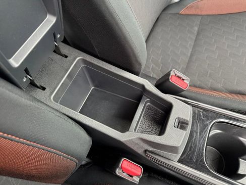 Used 2024 Nissan Kicks SR image 29