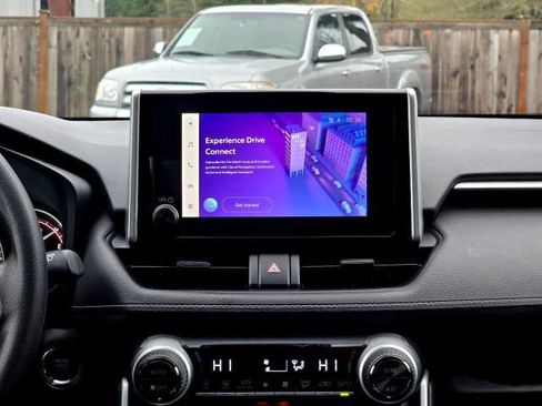 Used 2025 Toyota RAV4 XLE image 18