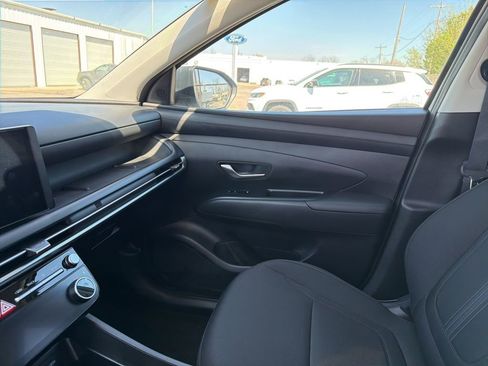 Used 2026 Hyundai Tucson SEL FWD image 17