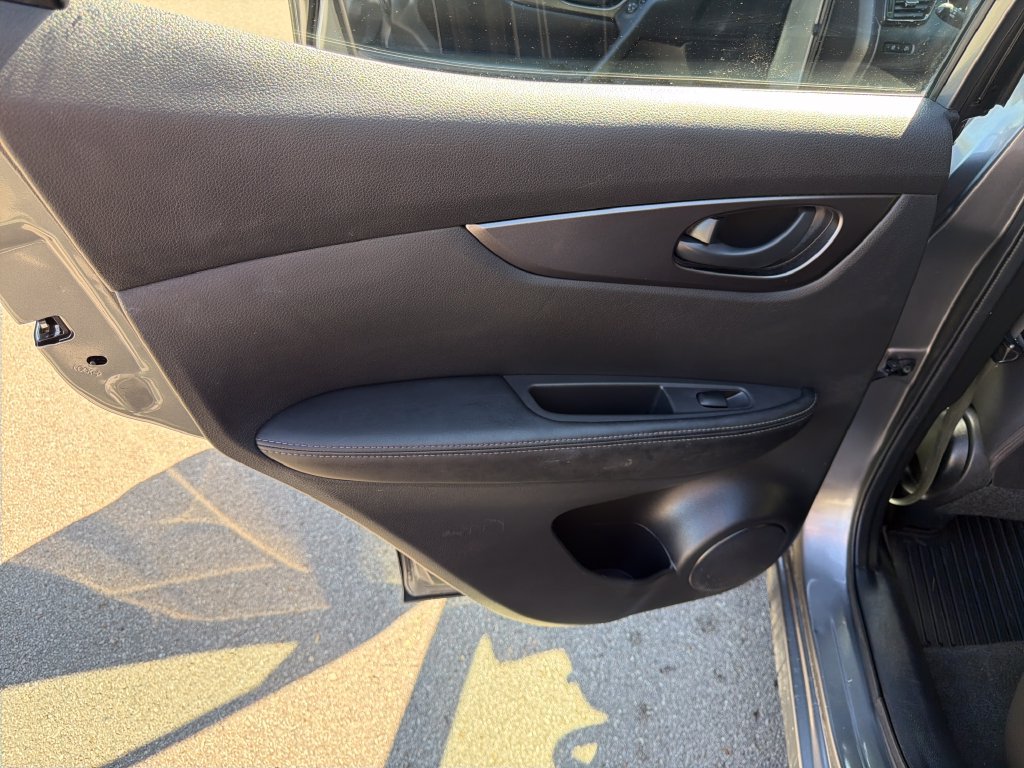 Used 2020 Nissan Rogue Sport S w/ Appearance Package FWD image 34