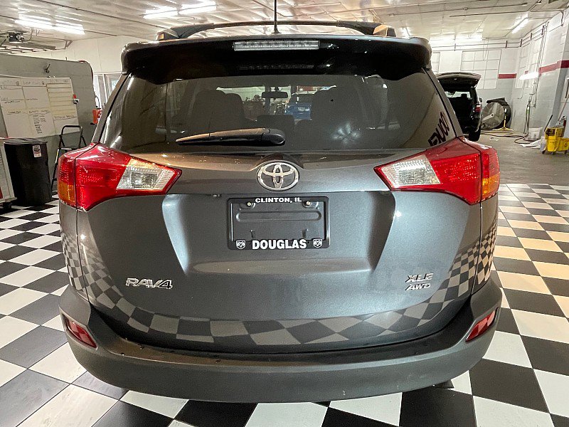 Used 2015 Toyota RAV4 XLE AWD/4WD image 5
