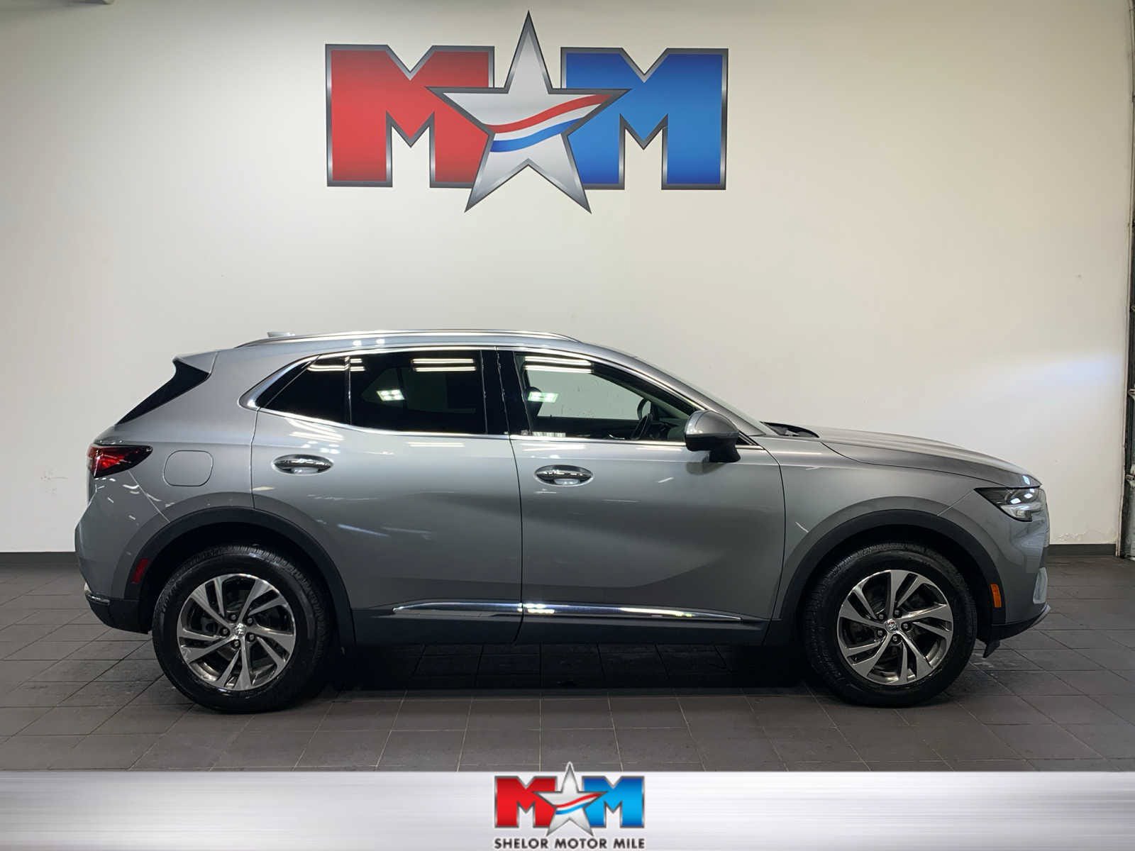 Used 2023 Buick Envision Essence AWD/4WD image 1