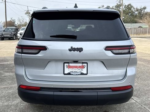 New 2025 Jeep Grand Cherokee L Altitude image 5