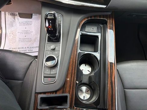 Used 2023 Cadillac Escalade Premium Luxury AWD/4WD image 16