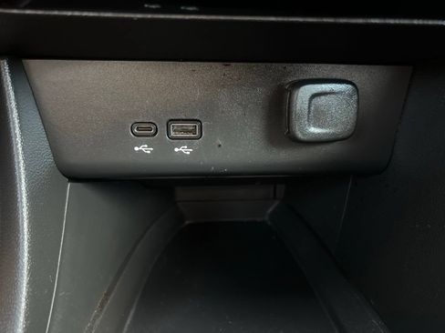 Used 2024 Buick Encore GX Sport Touring FWD image 44