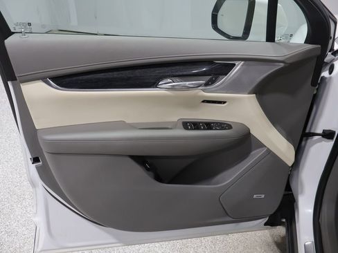 Used 2023 Cadillac XT6 Premium Luxury AWD/4WD image 14