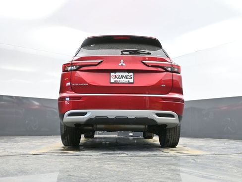 Used 2022 Mitsubishi Outlander SE image 23