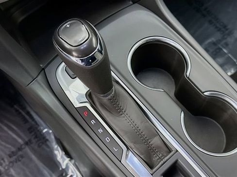 Used 2020 Chevrolet Equinox LS w/ LS Convenience Package image 16