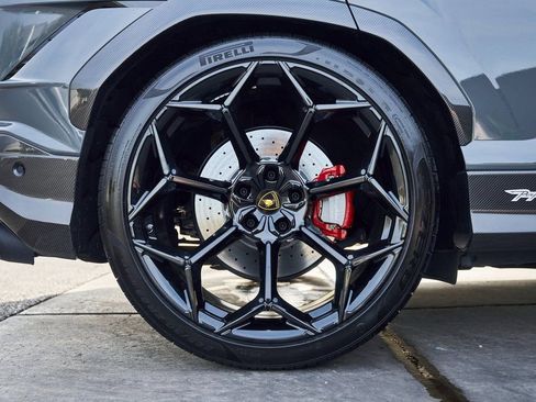 Used 2024 Lamborghini Urus Performante AWD/4WD image 25